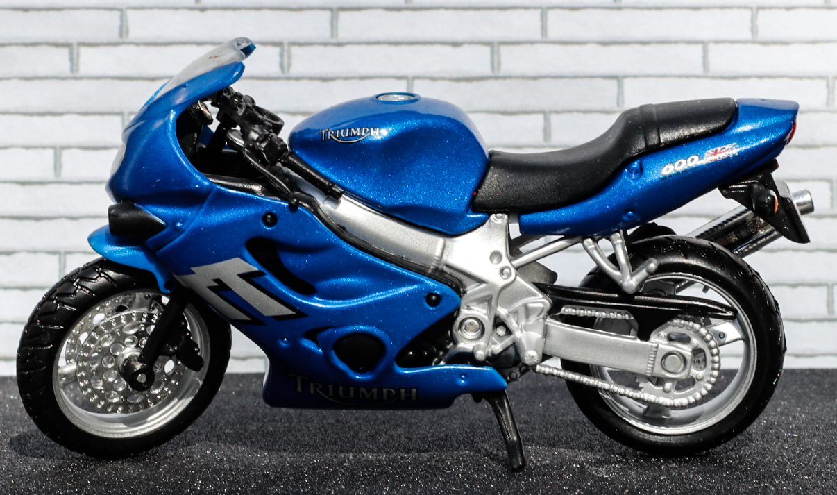 Maisto Triumph TT600